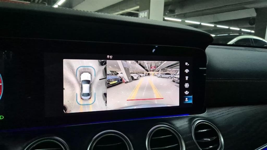 벤츠 E 클래스 E-클래스 W213 E220d 4MATIC AMG라인 이미지 14