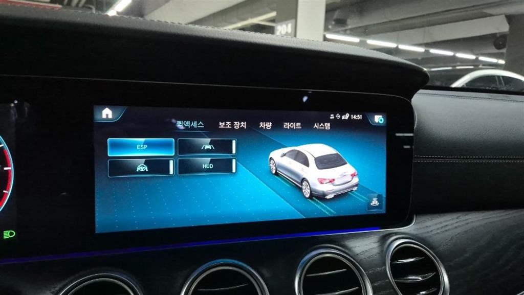 벤츠 E 클래스 E-클래스 W213 E220d 4MATIC AMG라인 이미지 15