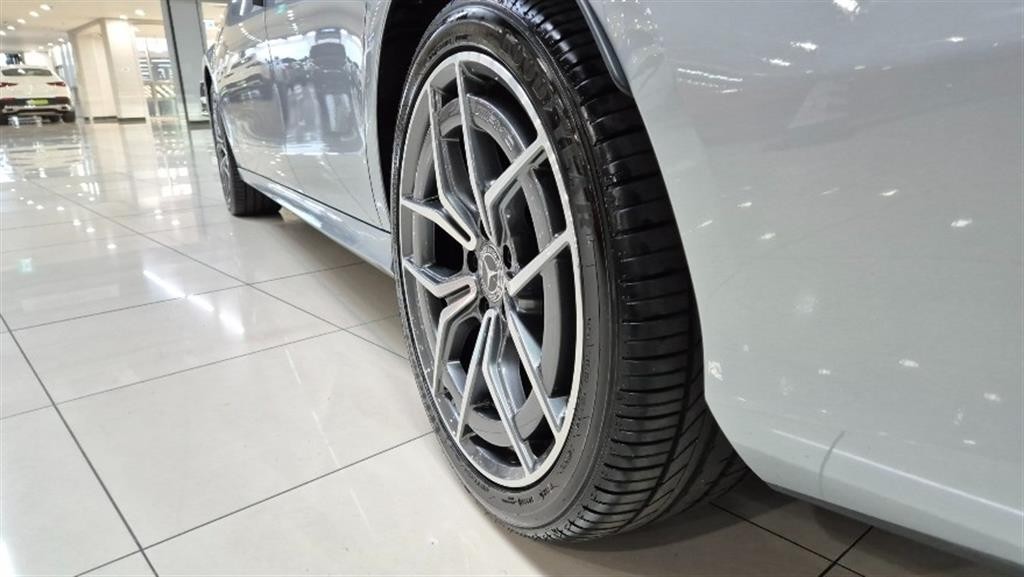 벤츠 E 클래스 E-클래스 W213 E220d 4MATIC AMG라인 이미지 20