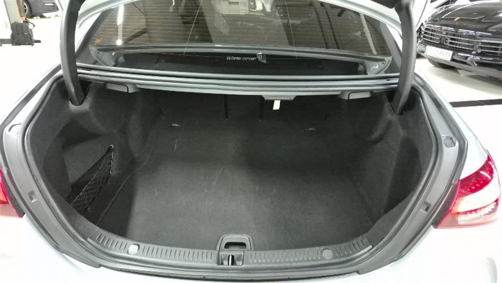 벤츠 E 클래스 E-클래스 W213 E220d 4MATIC AMG라인 이미지 6