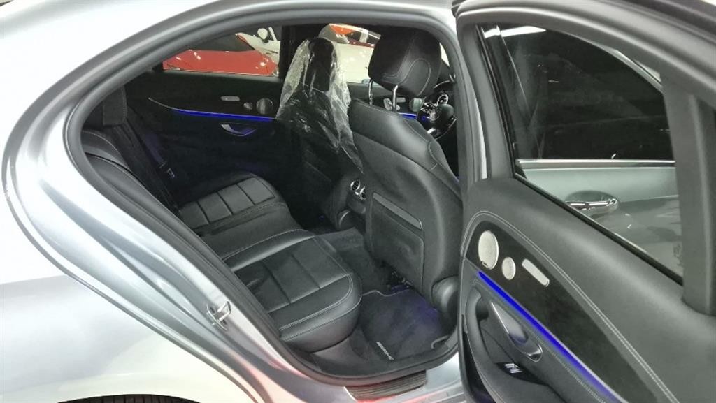 벤츠 E 클래스 E-클래스 W213 E220d 4MATIC AMG라인 이미지 9