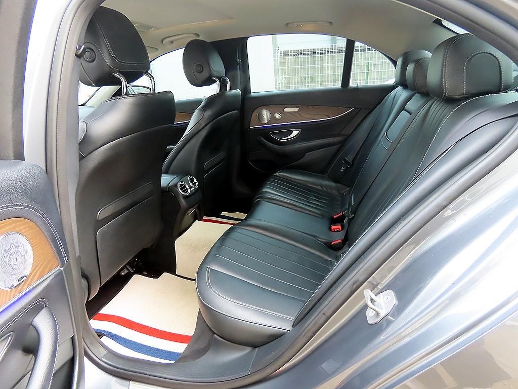 벤츠 E 클래스 E-클래스 W213 E300 4MATIC 익스클루시브 이미지 6
