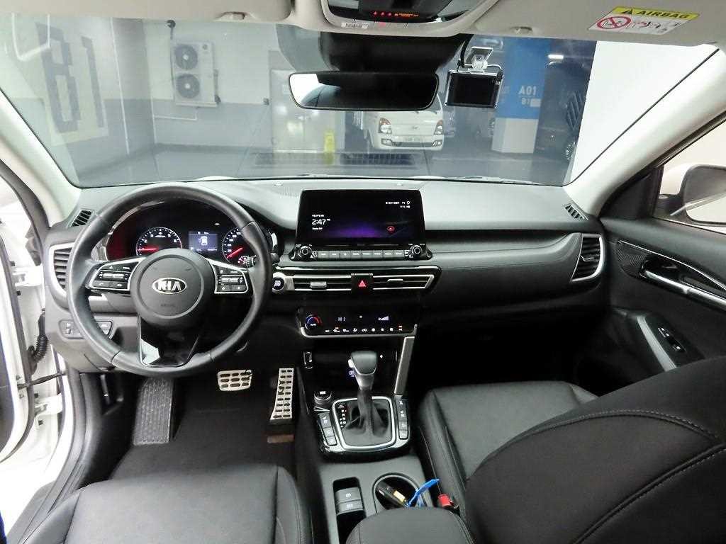 기아 셀토스 가솔린 1.6 터보 4WD 시그니처 이미지 6