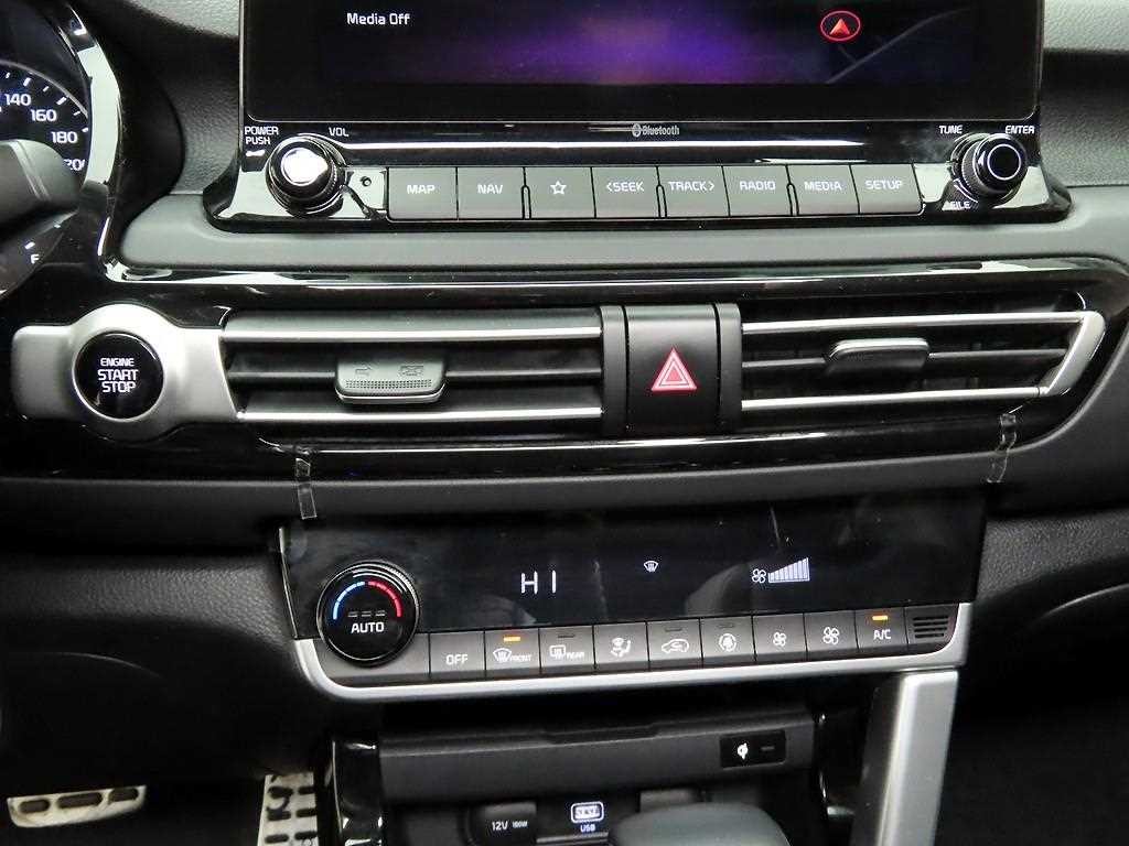 기아 셀토스 가솔린 1.6 터보 4WD 시그니처 이미지 9