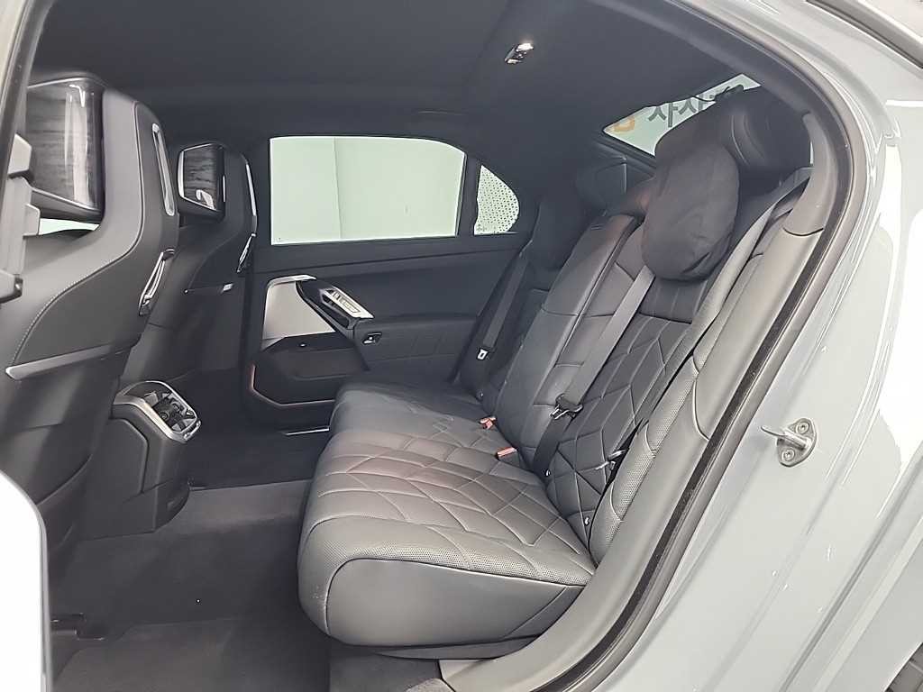 BMW 7시리즈 7시리즈 (G70) 740i xDrive M 스포츠 리미티드 이미지 12