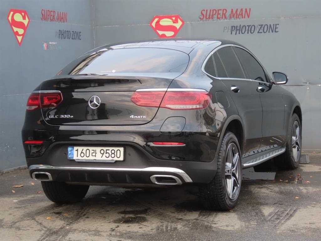 벤츠 GLC 클래스 GLC클래스 X253 GLC 300 e 4MATIC 쿠페 이미지 3