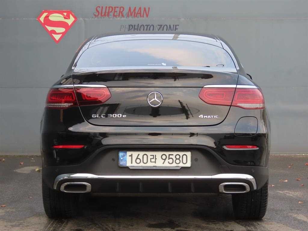 벤츠 GLC 클래스 GLC클래스 X253 GLC 300 e 4MATIC 쿠페 이미지 4
