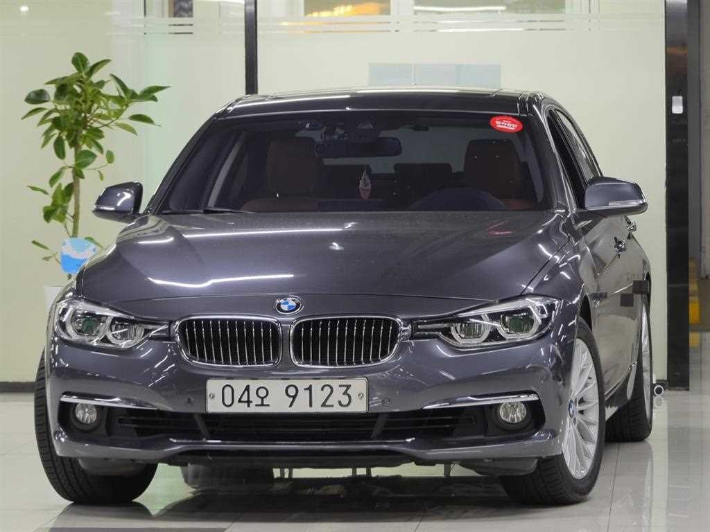 BMW 3시리즈 3시리즈 (F30) 320i 럭셔리 이미지 1