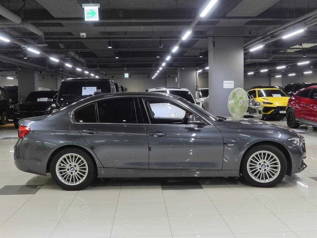 BMW 3시리즈 3시리즈 (F30) 320i 럭셔리 이미지 2