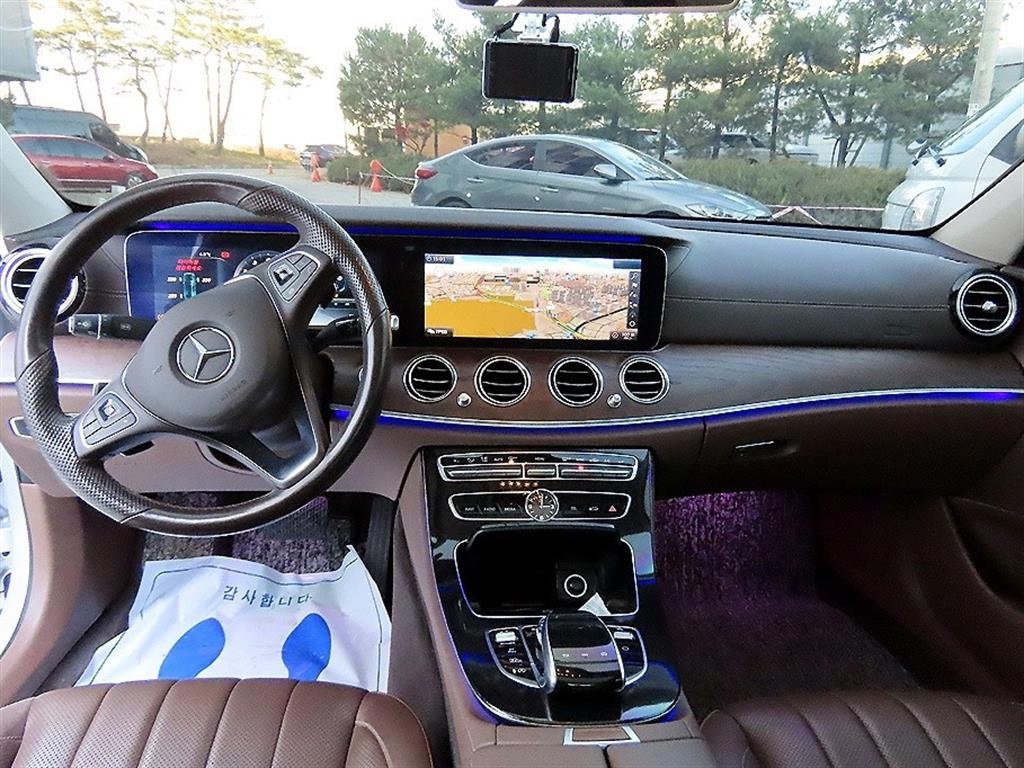 벤츠 E 클래스 E-클래스 W213 E300 익스클루시브 이미지 7