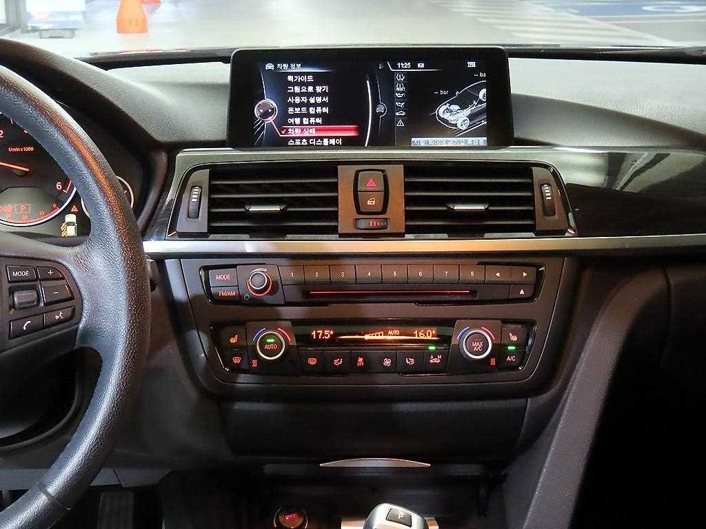 BMW 3시리즈 3시리즈 (F30) 320d xDrive 이미지 11