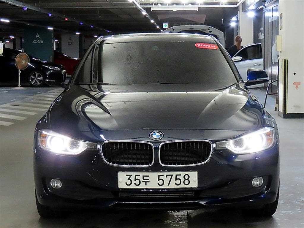 BMW 3시리즈 3시리즈 (F30) 320d xDrive 이미지 2