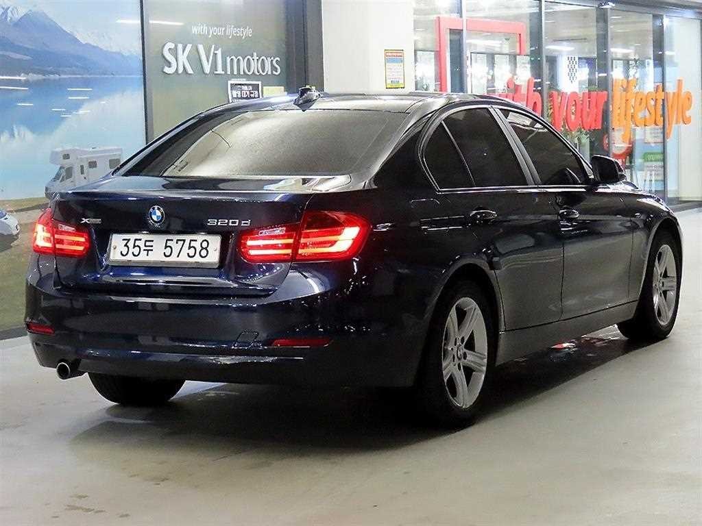BMW 3시리즈 3시리즈 (F30) 320d xDrive 이미지 4