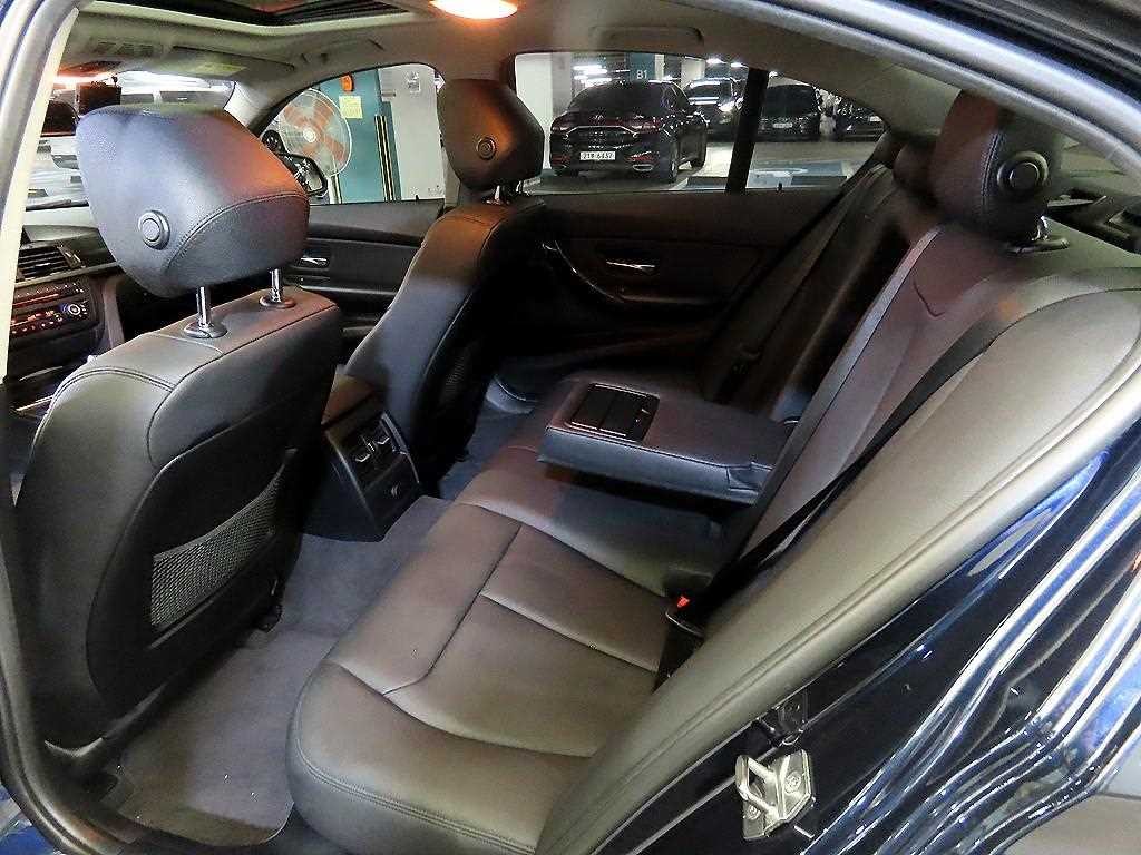 BMW 3시리즈 3시리즈 (F30) 320d xDrive 이미지 7