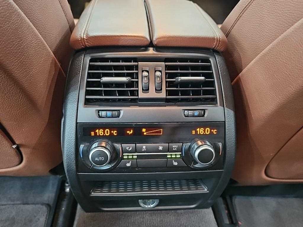 BMW 5시리즈 5시리즈 (F10) M550d xDrive 이미지 13