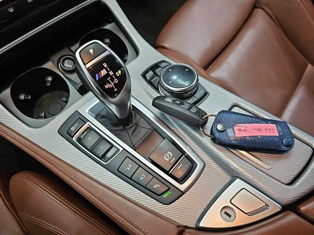 BMW 5시리즈 5시리즈 (F10) M550d xDrive 이미지 8