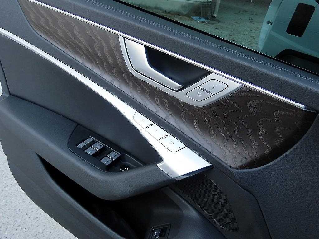 아우디 A6 A6 (C8) 45 TFSI 콰트로 프리미엄 이미지 12
