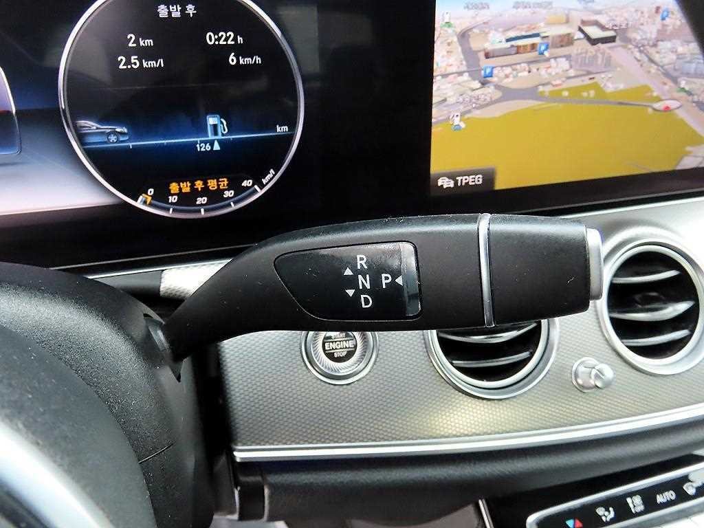 벤츠 E 클래스 E-클래스 W213 E300 AMG LINE 이미지 11