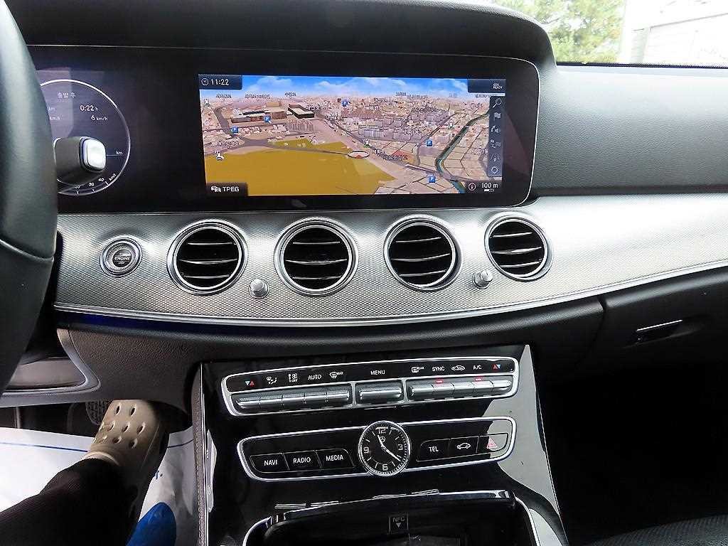 벤츠 E 클래스 E-클래스 W213 E300 AMG LINE 이미지 13