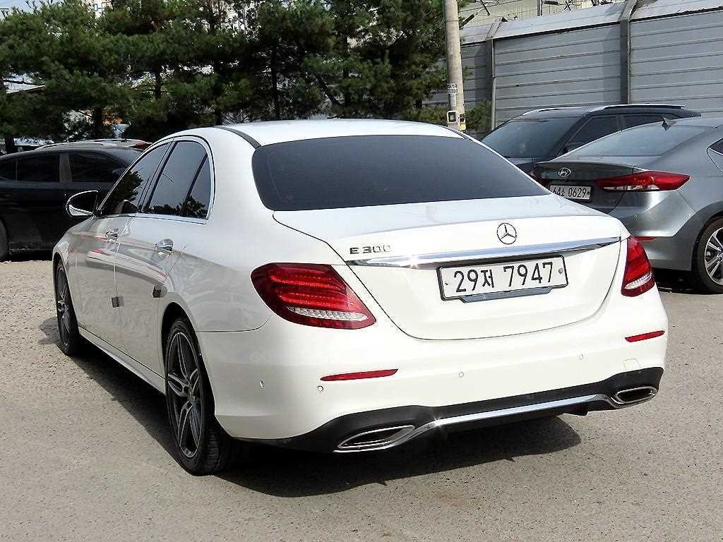 벤츠 E 클래스 E-클래스 W213 E300 AMG LINE 이미지 3