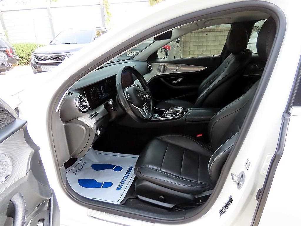 벤츠 E 클래스 E-클래스 W213 E300 AMG LINE 이미지 5