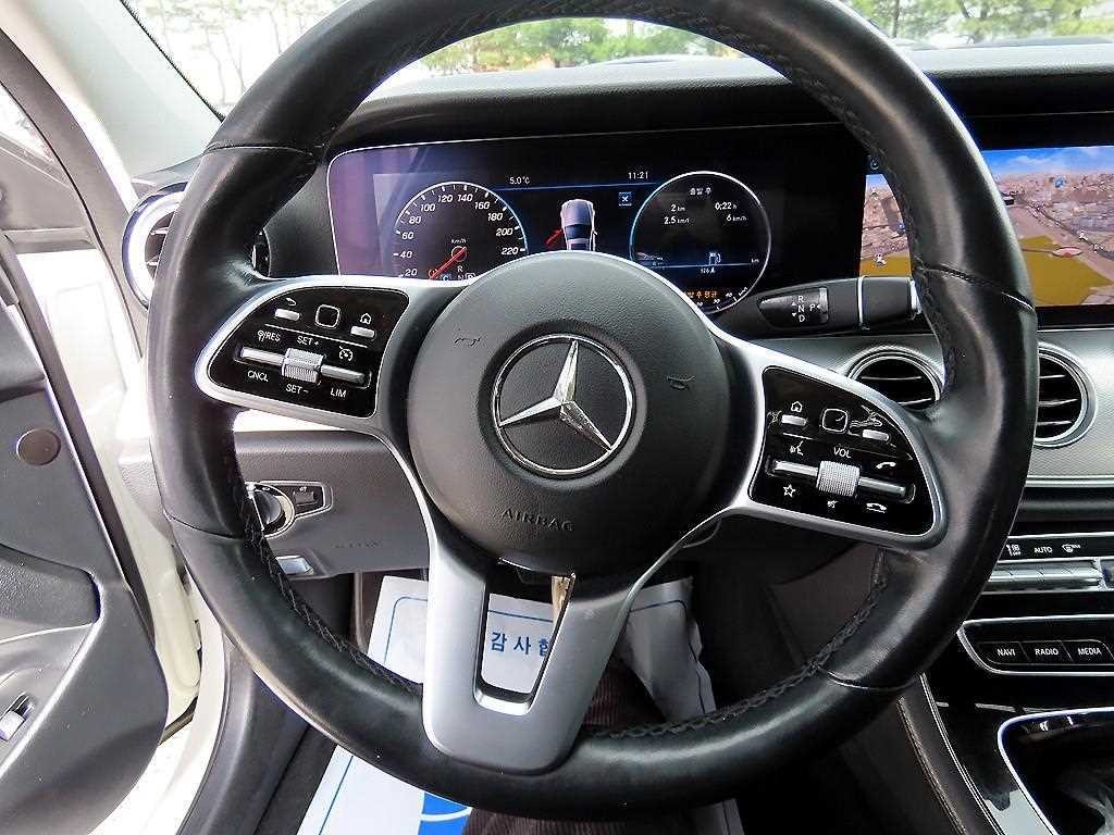 벤츠 E 클래스 E-클래스 W213 E300 AMG LINE 이미지 8