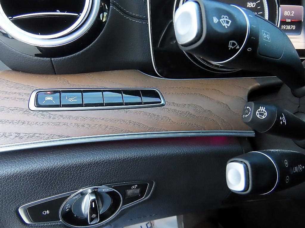 벤츠 E 클래스 E-클래스 W213 E220d 4MATIC 익스클루시브 이미지 13