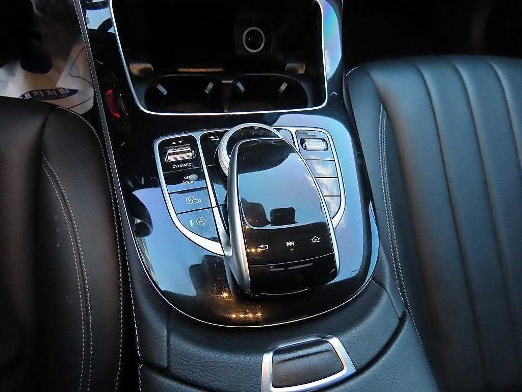 벤츠 E 클래스 E-클래스 W213 E220d 4MATIC 익스클루시브 이미지 14