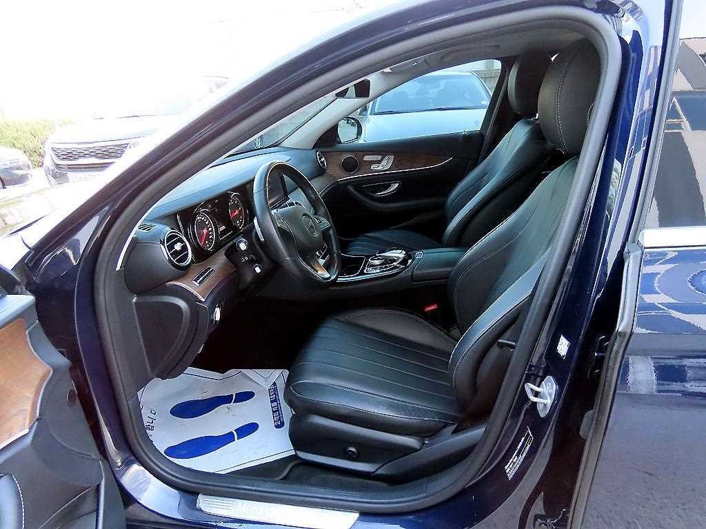 벤츠 E 클래스 E-클래스 W213 E220d 4MATIC 익스클루시브 이미지 5