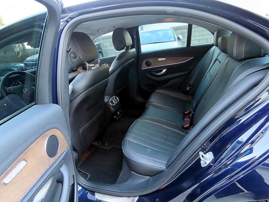 벤츠 E 클래스 E-클래스 W213 E220d 4MATIC 익스클루시브 이미지 6