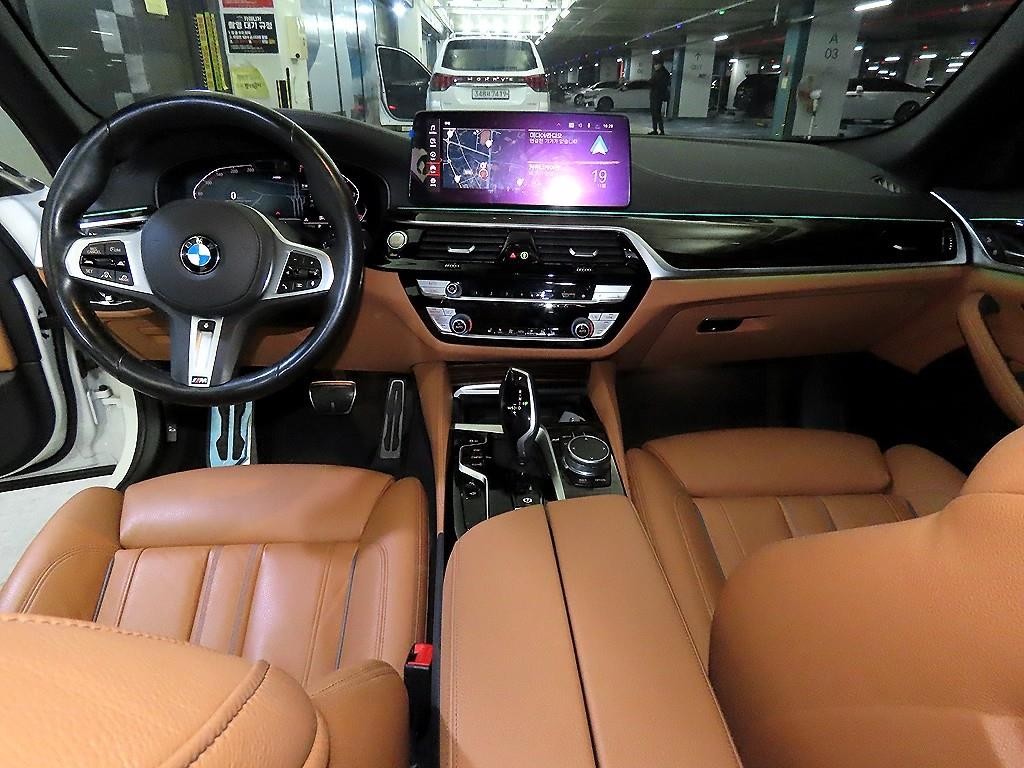 BMW 5시리즈 5시리즈 (G30) 520i M 스포츠 이미지 10