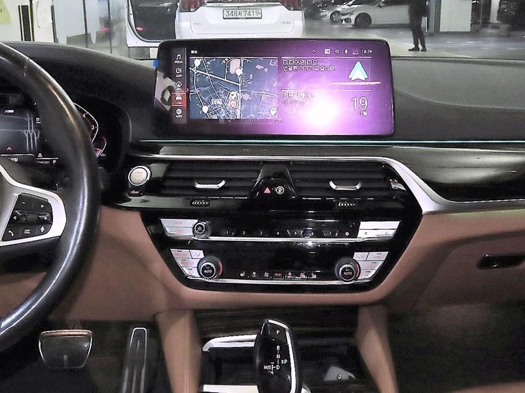 BMW 5시리즈 5시리즈 (G30) 520i M 스포츠 이미지 11