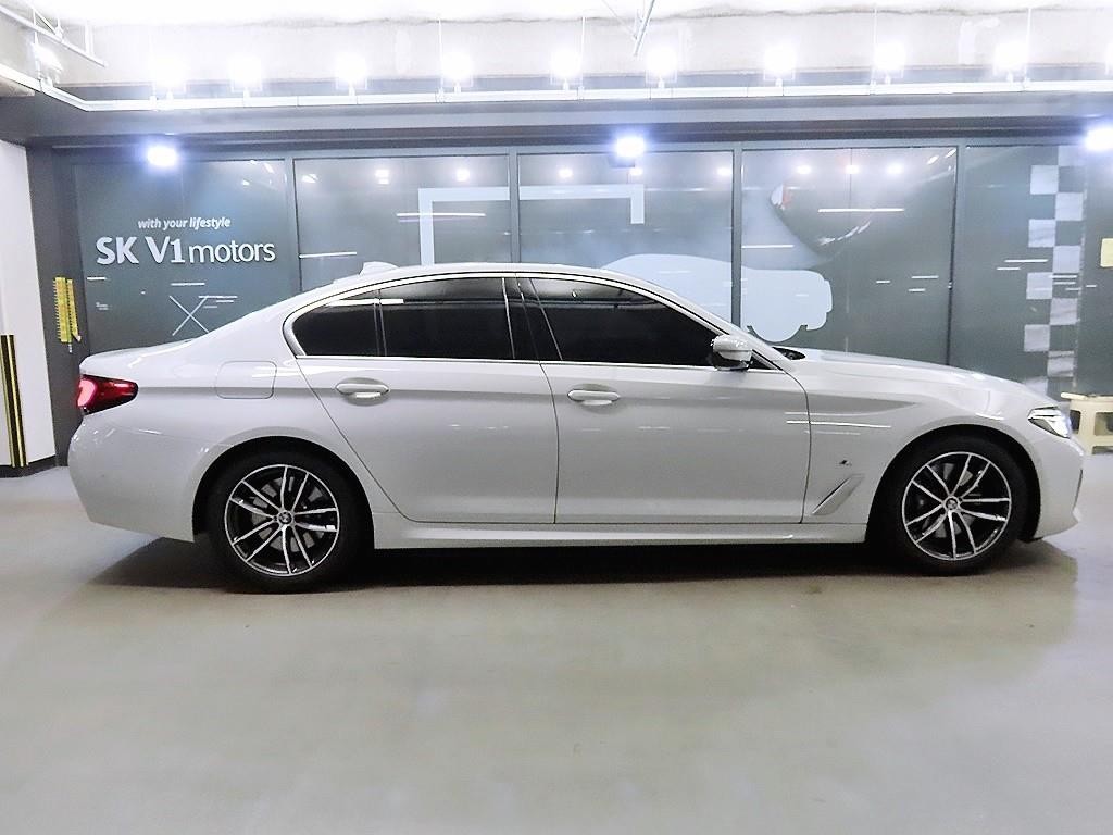 BMW 5시리즈 5시리즈 (G30) 520i M 스포츠 이미지 3