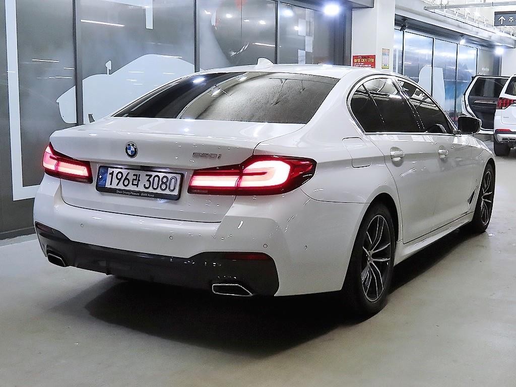 BMW 5시리즈 5시리즈 (G30) 520i M 스포츠 이미지 4