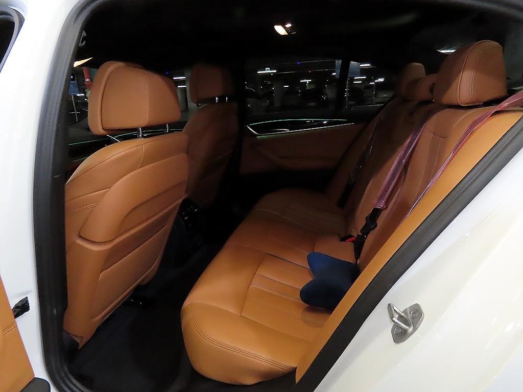 BMW 5시리즈 5시리즈 (G30) 520i M 스포츠 이미지 7