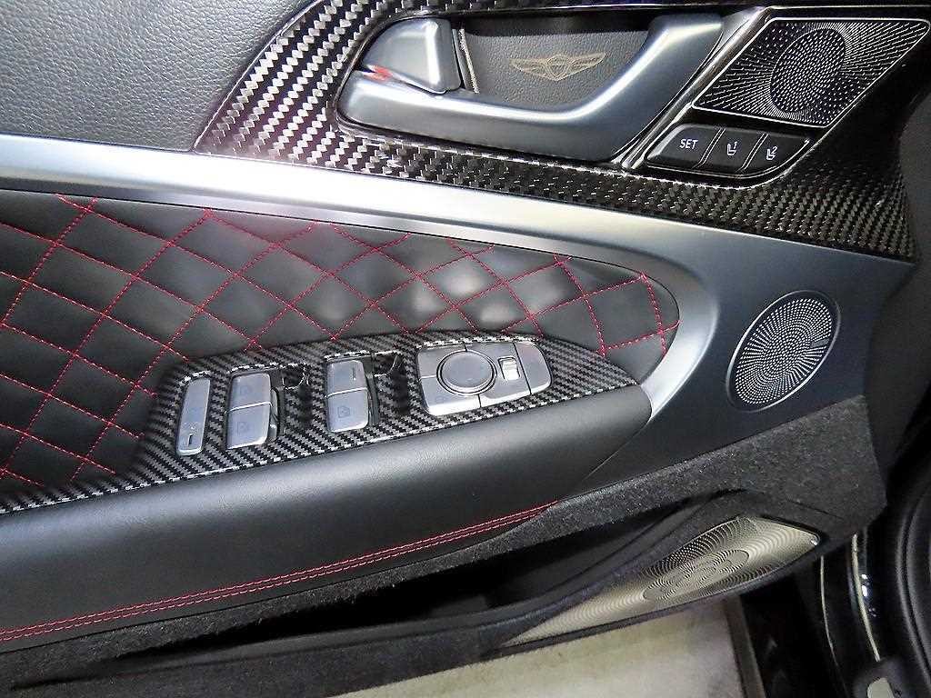 제네시스 G70 2.0T AWD 스포츠 패키지 이미지 13