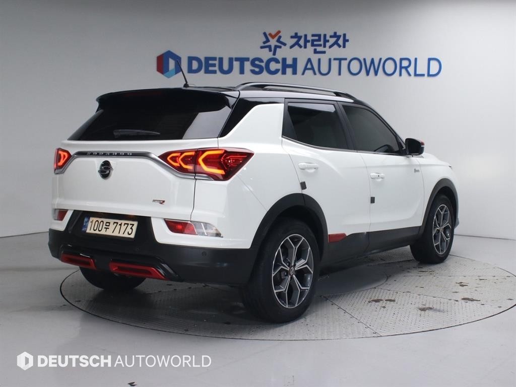 KG모빌리티(쌍용) 코란도 뷰티풀코란도 2WD 가솔린 1.5 R-플러스 이미지 2