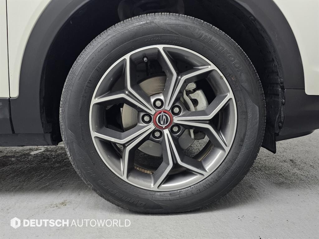 KG모빌리티(쌍용) 코란도 뷰티풀코란도 2WD 가솔린 1.5 R-플러스 이미지 5