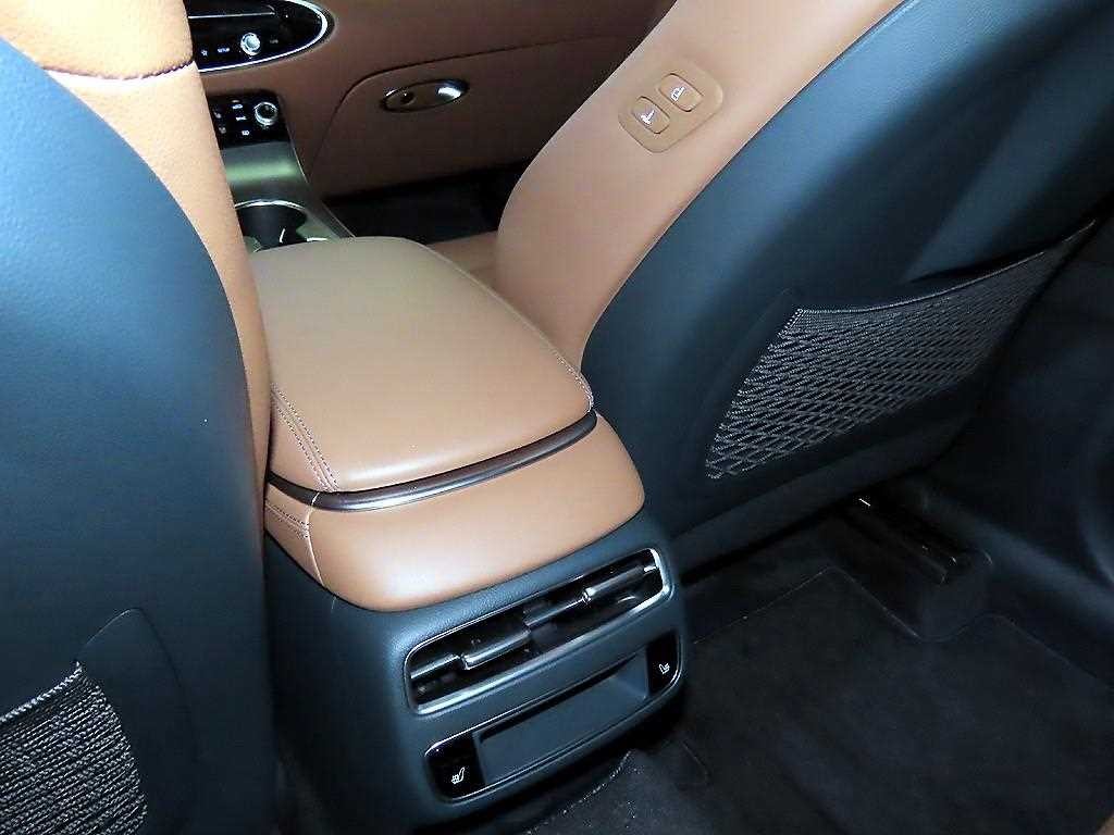 제네시스 GV70 2.5T 가솔린 2WD 기본형 이미지 16