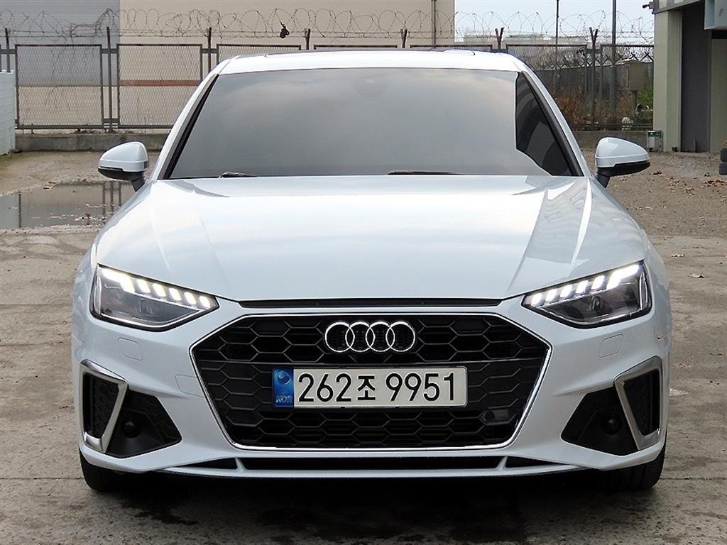 아우디 A4 A4 (B9) 40 TFSI 프리미엄 이미지 1