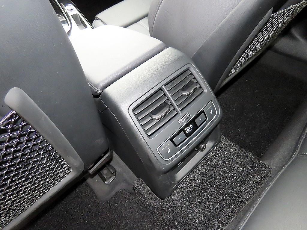 아우디 A4 A4 (B9) 40 TFSI 프리미엄 이미지 17