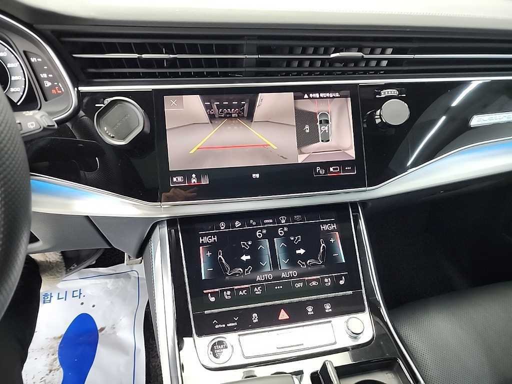 아우디 Q8 55 TFSI 콰트로 프리미엄 이미지 10
