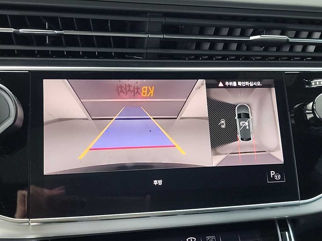아우디 Q8 55 TFSI 콰트로 프리미엄 이미지 16
