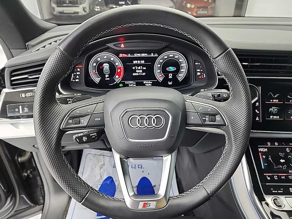 아우디 Q8 55 TFSI 콰트로 프리미엄 이미지 9