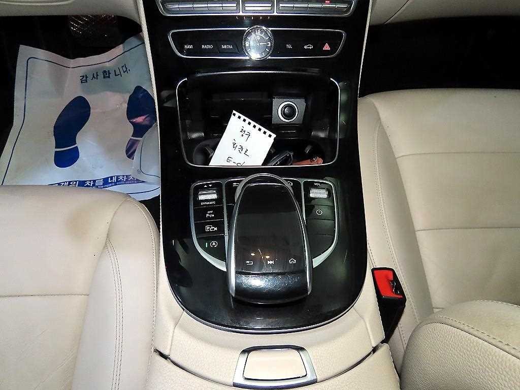 벤츠 E 클래스 E-클래스 W213 E200 아방가르드 이미지 12