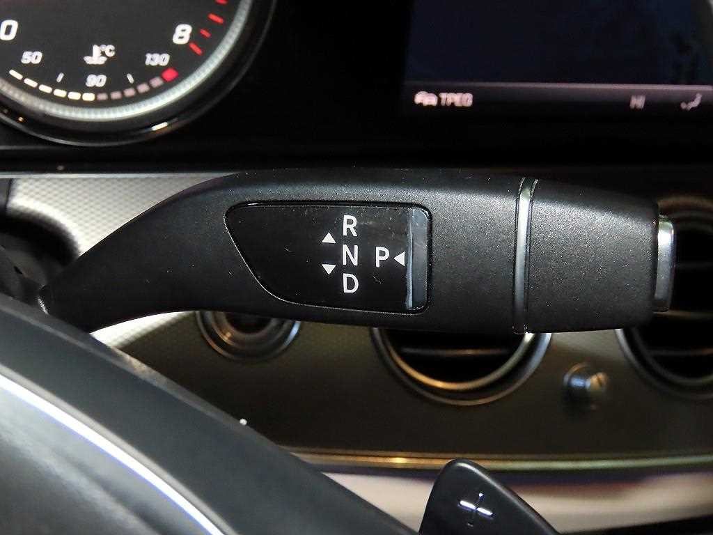 벤츠 E 클래스 E-클래스 W213 E200 아방가르드 이미지 13