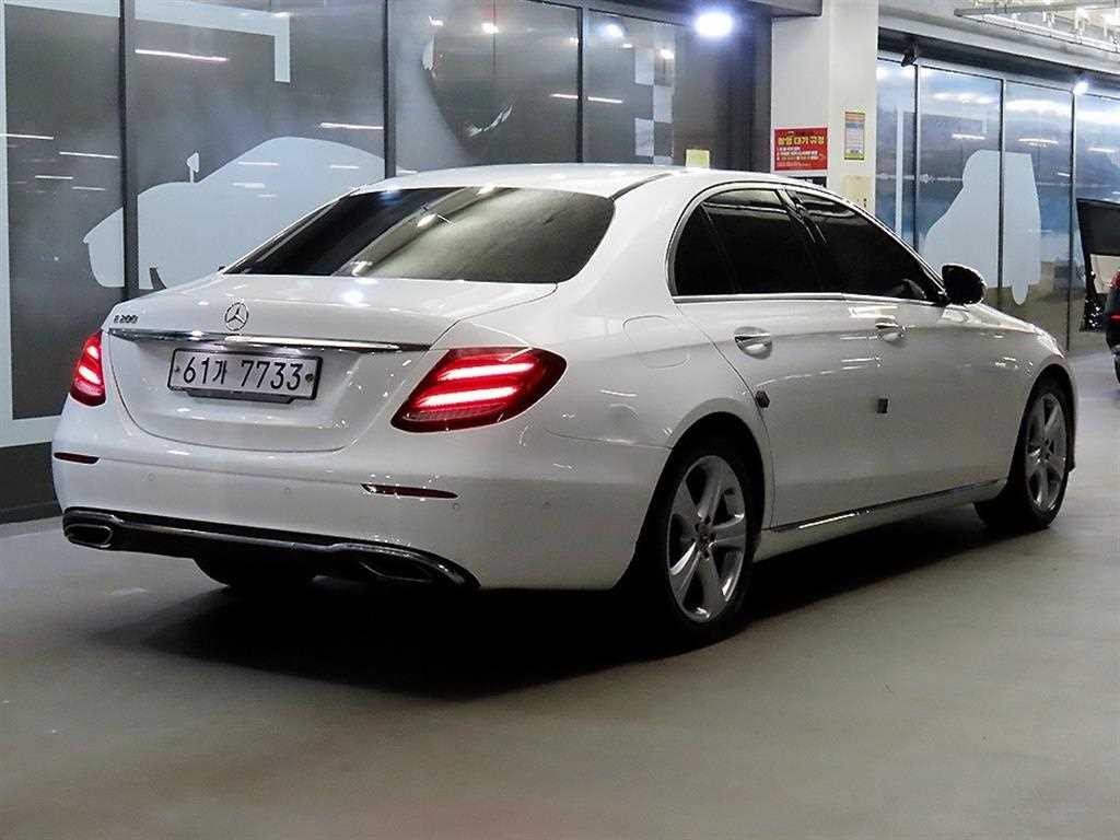 벤츠 E 클래스 E-클래스 W213 E200 아방가르드 이미지 4