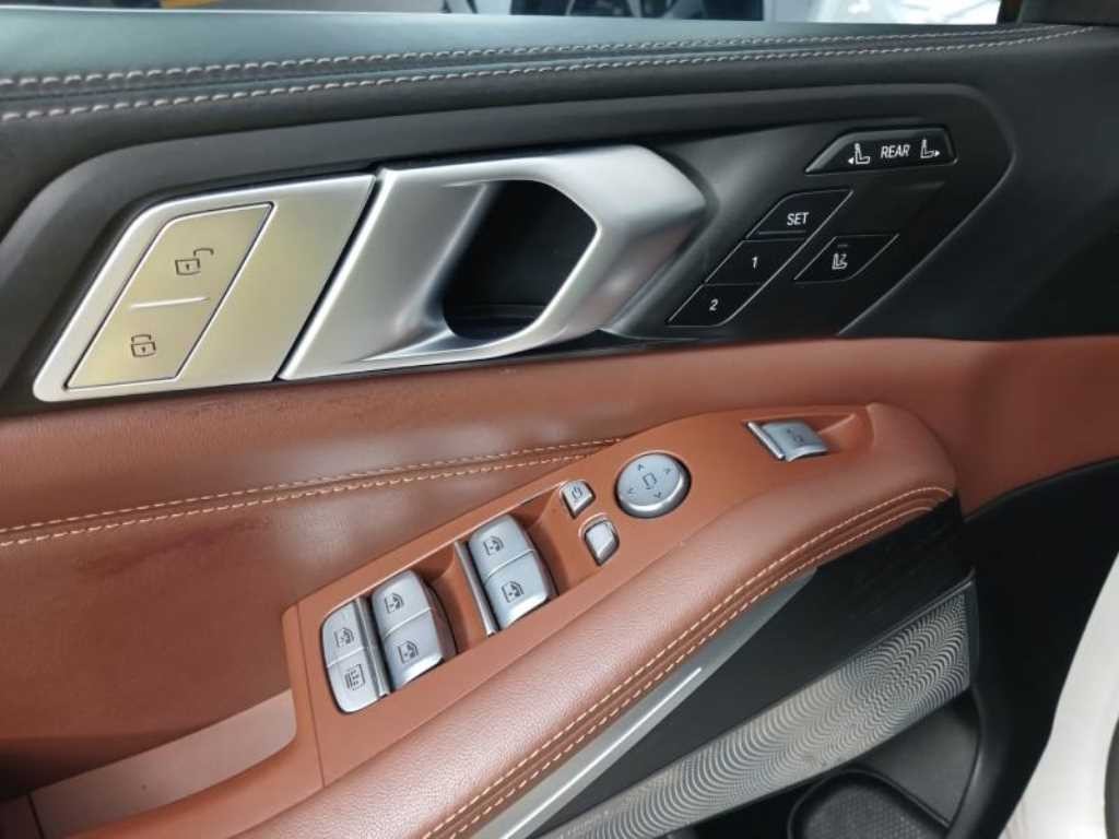BMW X7 X7 (G07) xDrive 40i 디자인 퓨어 엑셀런스 7인승 이미지 9