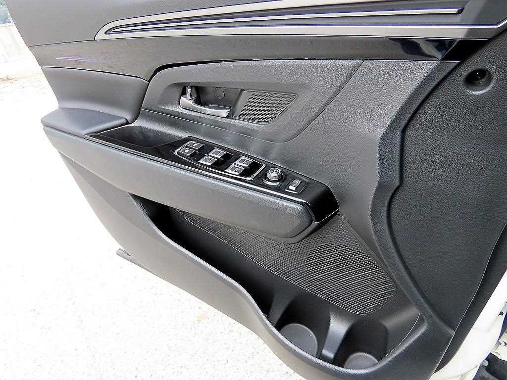 KG모빌리티(쌍용) 코란도 뷰티풀코란도 2WD 가솔린 1.5 C7 이미지 11