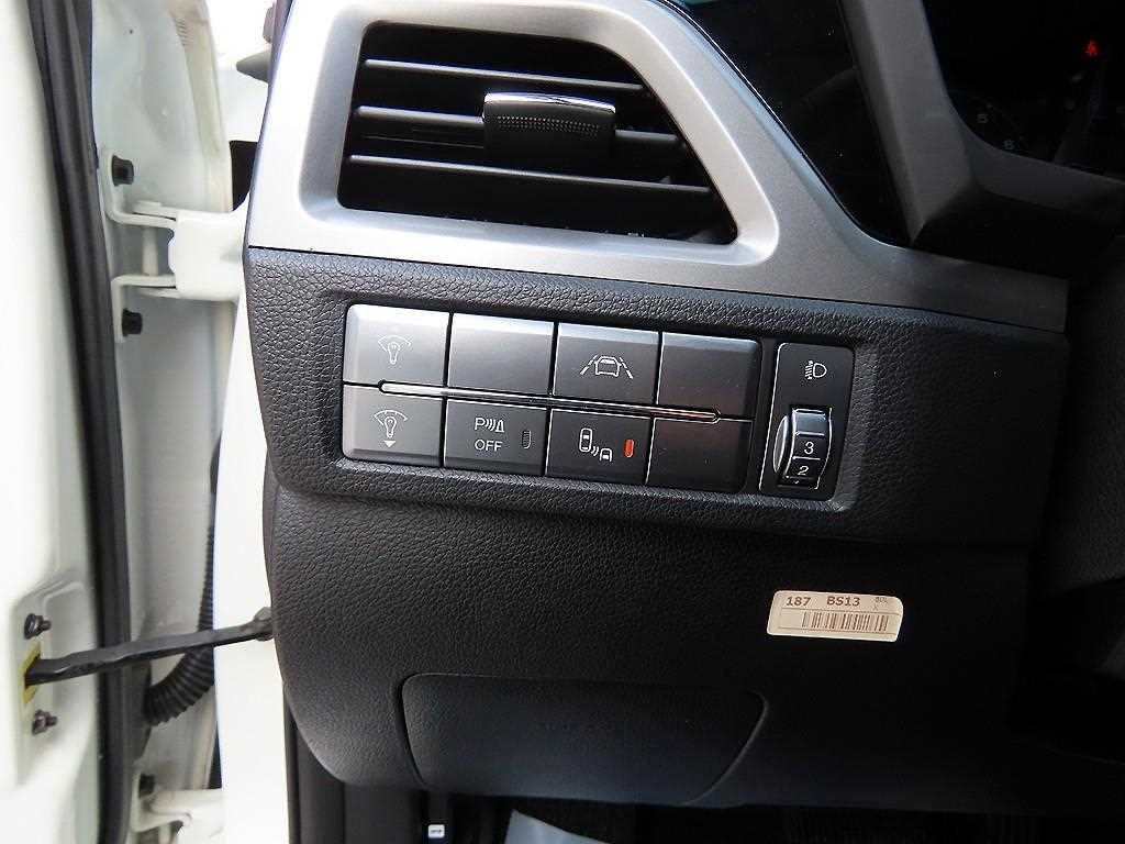 KG모빌리티(쌍용) 코란도 뷰티풀코란도 2WD 가솔린 1.5 C7 이미지 12